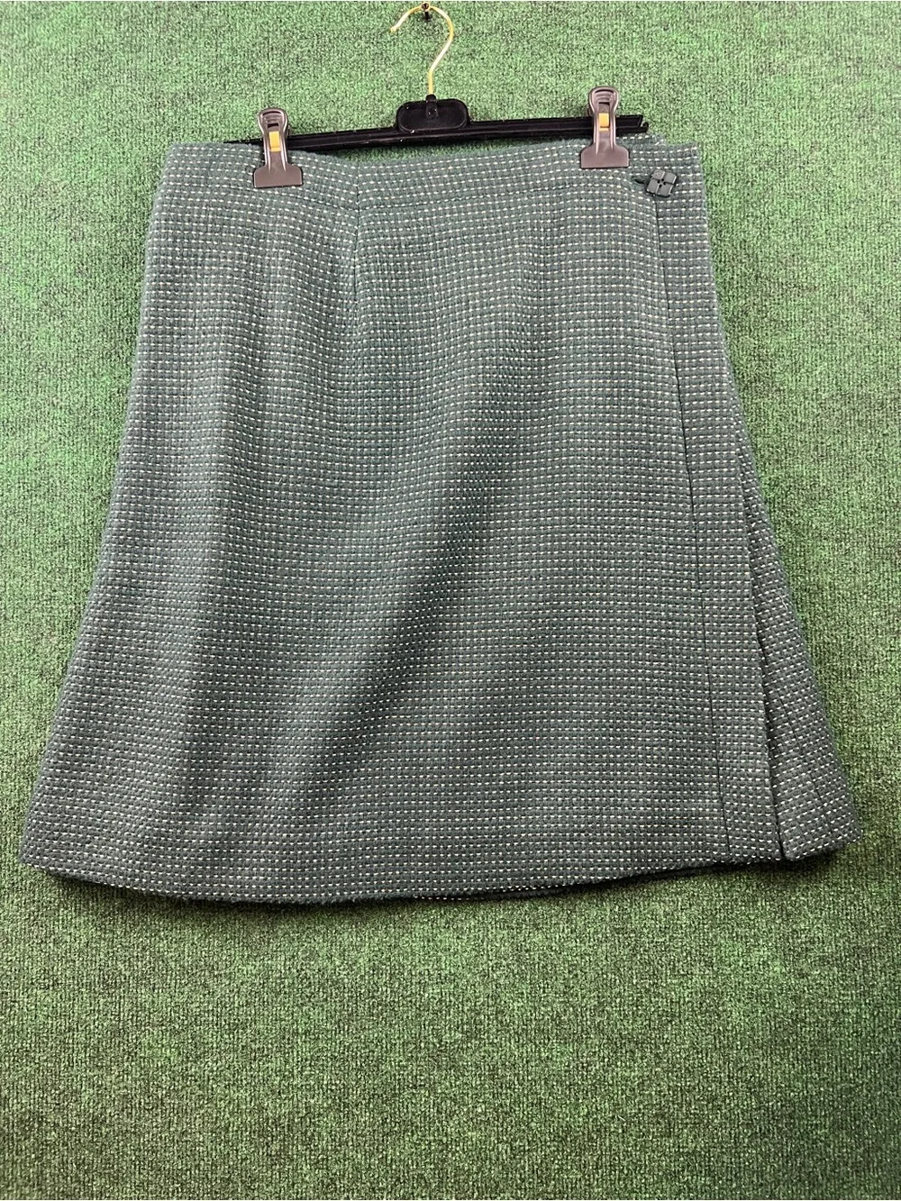 Classic Green Two-Piece Sleeveless Dress with Embellished Neckline